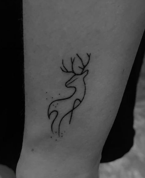 Harry Potter Tattoos Patronus Deer, Harry Potter Deer Tattoo, Patronus Tattoo Harry Potter, Harry Potter Line Art Tattoo, Harry Potter Patronus Art, Harry Potter Patronus Tattoo, Mini Harry Potter Tattoo, Patronus Art, Expecto Patronum Tattoo