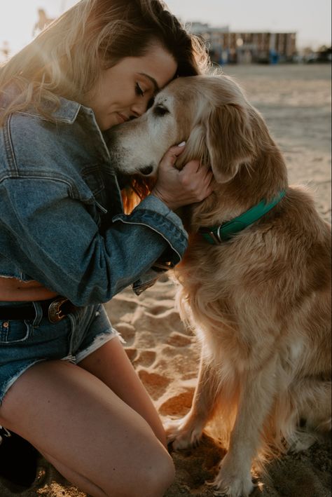 Dog Owner Photoshoot, Dog Family Pictures, Pet Photography Poses, Dog Photoshoot Pet Photography, Dog Portrait Photography, Dog Photography Poses, Animal Photoshoot, Photos With Dog, Dog Poses