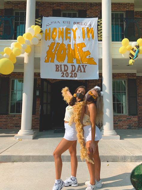 sorority bid day theme Sorority Party Themes, Delta Gamma Designs, Spirit Week Themes, Sorority Recruitment Themes, College Acceptance Letter, Sorority Rush Themes, Sorority Themes, Sorority Poses, Recruitment Themes