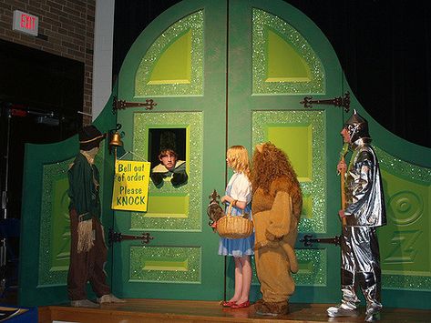 At the Emerald gate of Oz | www.drurydrama.com | Len Radin | Flickr Wizard Of Oz Pictures, The Wizard Of Oz Costumes, Wizard Of Oz Play, Wizard Of Oz Musical, Wizard Of Oz Decor, Play Props, Sidi Bou Said, Wicked Musical, Set Design Theatre