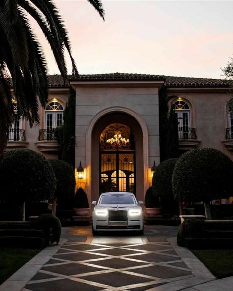 Time to choose, get classy find yourself the perfect house with a fancy car. Glam life goals, lifestyle. Millionaire Homes, Mens Luxury Lifestyle, Wealthy Lifestyle, Dubai Real Estate, Luxury Lifestyle Fashion, Fancy Cars, Millionaire Lifestyle, Luxury Life, Beautiful Cars