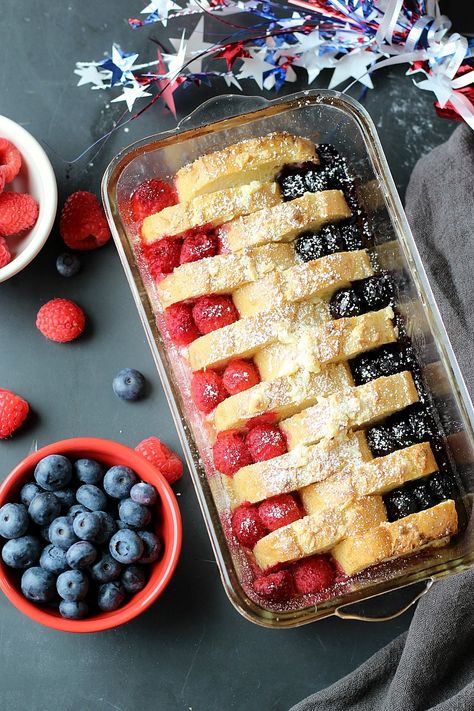 Berries Cream Cheese French Toast Garden In The Kitchen, Cream Cheese French Toast, Cheese French Toast, French Toast Sandwich, Snacks Diy, Stuffed French Toast Cream Cheese, Plateau Charcuterie, Fourth Of July Food, French Toast Bake