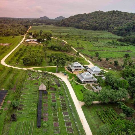 Calling all foodies: plan your next getaway to a resort that takes farm-to-table to the next level. Farm Resort Ideas, Farm Resort, Homestead Layout, Resort Ideas, Jungle Resort, Farm Village, Big Farm, Farm Plans, Farm Layout