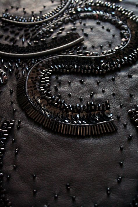 Couture Embellishment, Couture Beading, Bordados Tambour, Tambour Beading, Haute Couture Embroidery, Embellishment Details, Tambour Embroidery, Fabric Embellishment, Couture Embroidery