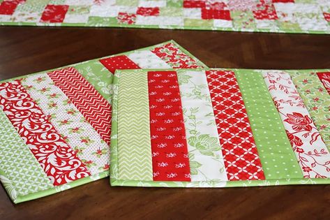 Diy Placemats Fabric, Easy Placemats, Quilted Placemat Patterns, A Quilting Life, Diy Placemats, Quilted Placemats, Easy Quilt, Place Mats Quilted, Placemats Patterns