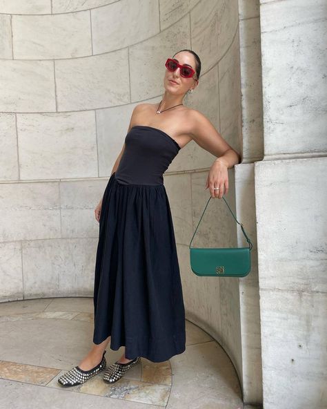 10 Viral Summer Dresses I See Everywhere | Who What Wear Ballet Outfit, Alaia Dress, Outfits New York, Style Transformation, Ballet Clothes, Nyc Girl, Solid And Striped, Outfit Formulas, Linen Midi Dress