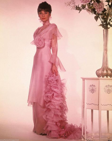 Audrey Hepburn 60s Film, Hollywood Vibes, Rex Harrison, Audrey Hepburn Dress, Theatre Outfit, Cali Vibes, Pageant Costumes, Eliza Doolittle, Hollywood Cinema