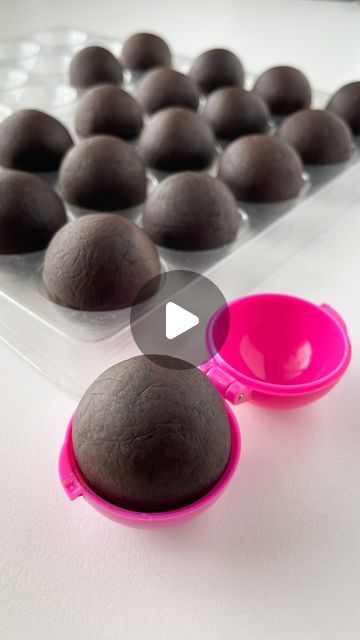 My Little Cakepop Molds 📍Home of the original 3D cake pop mold. on Instagram: "Ever wondered what recipe we use to get that perfect, smooth cake pop dough? @unforgedible_art has your back!😋💗 We also have a few other recipes up on our “recipes” highlights on our page! Make sure to check them out and let us know if you’ve ever tried any of them! ⠀⠀⠀⠀⠀⠀⠀⠀⠀ Tap image for items used. Shop www.MyLittleCakepopMolds.com. $5.95 flat rate shipping, free on orders of $100.00 or more (domestic only). We ship fast usually same day or next. Worldwide shipping and in store pick up also available!  . #MyLittleCakepop #MyLittleCakepopMolds #cakepops #cakepop #cakepopmolds #cakepopmold #sweettreat #cakesupplies #baking #bakingsupplies #smallbusiness #pinkcakepops #eastercakepops #easter #sweettreatrun #b Best Chocolate For Cake Pops, Making Cake Pops With Silicone Mold, Cake Pop Dough Recipe, Large Cake Pops, Cake Pops Tips, Lamb Cake Pops, Push Pop Cake Ideas, How To Use Cake Pop Molds, Lol Cake Pops