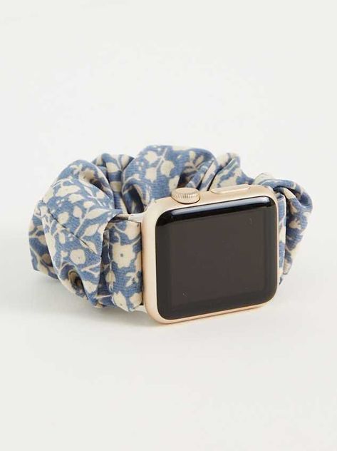 Trendy Gift Watch Bands, Trendy White Watch Band For Gift, Clear Apple Watch Band, Scrunchie Band Apple Watch, Scrunchie Watch Band, Apple Watch White, Cute Apple Watch Bands, Girls Gift Guide, Apple Watch Fashion