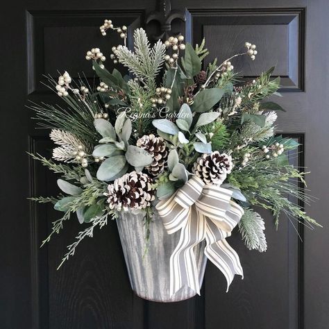 Lambs Ear Arrangement, Winter Door Wreaths After Christmas, Bouquet Recipes, Bouquet Recipe, Winter Centerpieces, Winter Door, Christmas Floral Arrangements, Winter Ideas, Christmas Arrangements