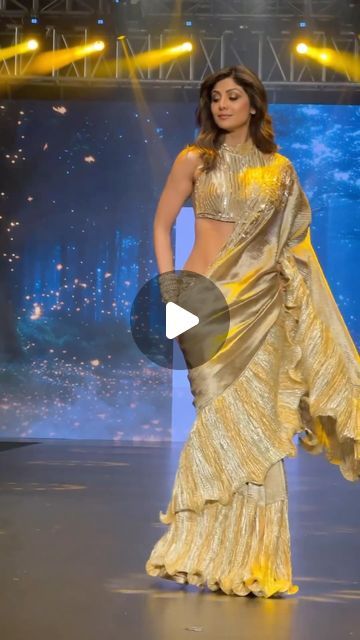 2024 Blouse Design, Shilpa Shetty Outfits, Shilpa Shetty Saree, Shaadi Outfits, Pakistani Women, Shilpa Shetty, Set Saree, Outfits Woman, Garden Spring