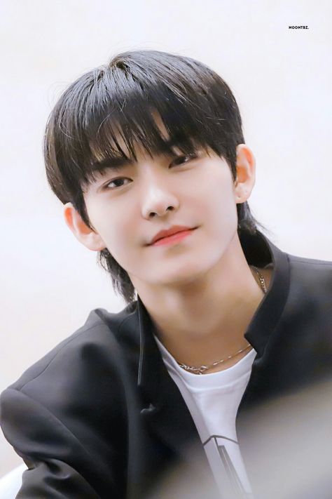 Hwall THE BOYZ The Boyz Hur Hyunjun, Hur Hyunjun, Hyunjun Hur, Chang Min, Color Rush, Kim Sun, Lee Sung, Kdrama Actors, The Boyz