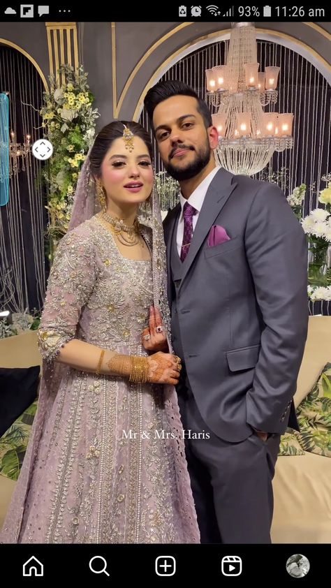 Engagement Dress Ideas For Bride, Muslim Engagement Dress, Walima Dresses Pakistani Brides, Engagement Dress For Bride Indian, Engagement Dress Ideas, Walima Dresses Pakistani, Darshan Rawal, Walima Dresses, Engagement Dress For Bride