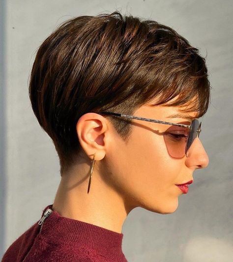 Undercut Hairstyle, Short Undercut, Wedge Hairstyles, Bob Hairstyles For Thick, Pixie Haircut For Thick Hair, Short Hair Undercut, Short Hairstyles For Thick Hair, Short Layered Haircuts, Very Short Hair