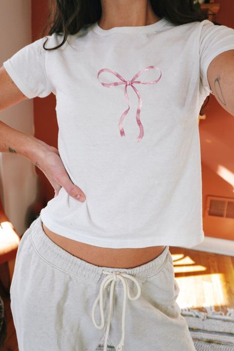 Pink Coquette Baby Tee Pink Bow Shirt Soft Girl Era Tshirt Coquette Girl T-shirt Trendy Gift for Her Ribbon Bow Y2K Baby Tee Preppy Crop Top - Etsy Coquette Tshirts, Bow Tshirts, Bow Top Outfit, Bow Tops Outfit, Preppy Crop Top, Coquette Shirts, Girly Shirts, Soft Girl Era, Bow Crop Tops