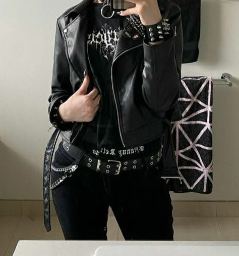 Metalhead Fashion, Metal Outfit, Dark Outfits, Rock Punk, Estilo Punk, Looks Black, Punk Outfits, Alt Fashion, Punk Style