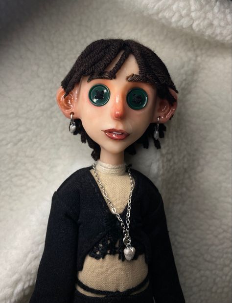 Coraline Doll Costume, Coraline Custom Doll, Coraline Dolls Diy, Coraline Doll Drawing, Coraline Doll Pattern, Coraline Doll Diy, Coraline Oc, Diy Coraline Doll, Custom Coraline Doll