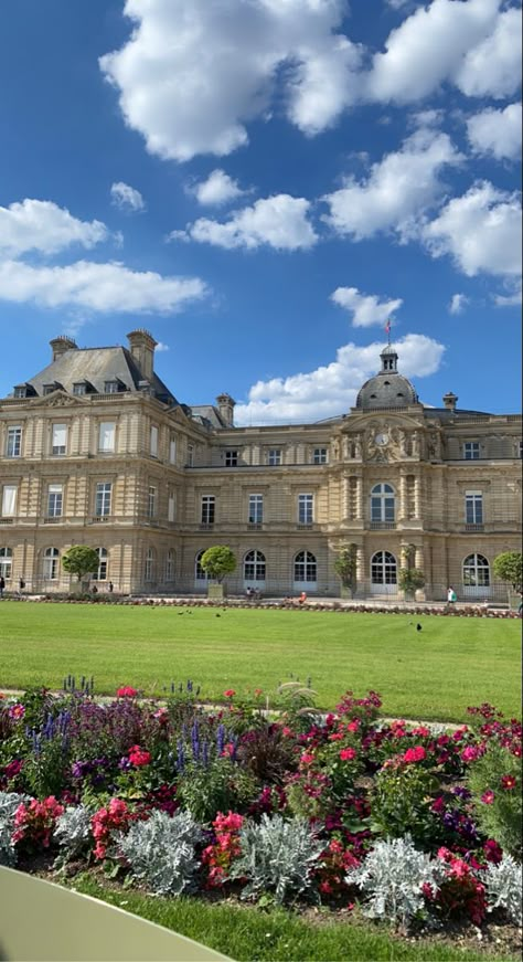 Luxembourg Aesthetic, French Chateau Mansion, Paris In September, Paris Photo Ideas, Spring In Paris, Paris Travel Photography, Paris Rooftops, Pont Alexandre Iii, Luxembourg Gardens