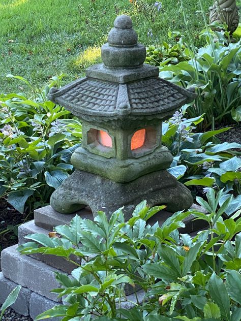 Japanese Statues, Japanese Lamp Post, Japan Lanterns, Japanese Garden Elements, Zen Garden Lantern, Jing Y Jang, Japanese Garden Lanterns, Japanese Statue, Stone Lantern Japan