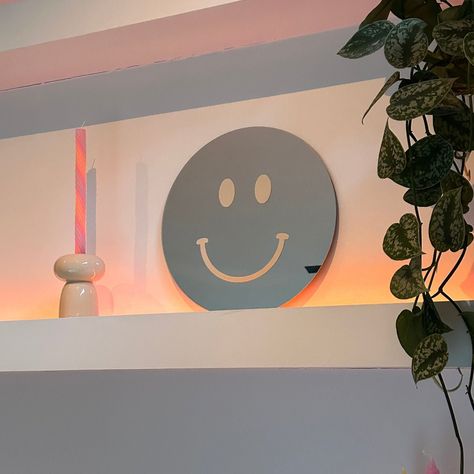 Radiant in simplicity, this 38 cm round mirror features a subtle beige smiley. A timeless piece that adds serenity to any space. Smily Face Mirror, Round Mirror, Home Decor Mirrors, Round Mirrors, Mirror Decor, Timeless Pieces, The Netherlands, Smiley, Home And Living