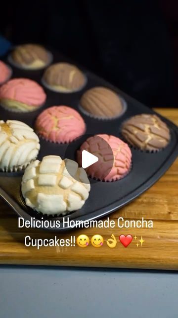 25K likes, 82 comments - fusion.forks on September 21, 2024: "Concha Cupcakes Ingredients - 4 1/2 cups ap flour - 3 eggs - 1/2 cup butter Full recipe in link in bio". Concha Cupcakes, Conchas Recipe, Mexican Brunch, Mexican Treats, Hispanic Kitchen, Mini Bundt Cakes, Food Baking, Mexican Dessert, 3 Eggs