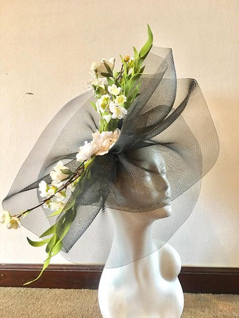 Black Fascinator Black Fascinator Hat Big Brim Fascinator Hair Netting, Baby Tea Party, Diy Tea Party, Ivory Fascinator, Flower Headband Wedding, Baby Tea, Tea Wedding, Floral Fascinators, Spring Hat