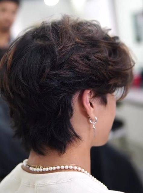 Soft Mullet, Shortish Hair, Mens Haircuts Short Hair, Asian Haircut, Mens Hairstyles Thick Hair, Wavy Hair Men, Hair Inspiration Short, Haircuts For Wavy Hair, Punk Hair