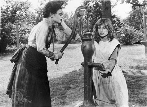 Patty Duke and Anne Bancroft in The Miracle Worker 1962 Anne Sullivan, The Miracle Worker, Patty Duke, Anne Bancroft, Renee Zellweger, Helen Keller, Vintage Hollywood, 8x10 Photo, Classic Movies