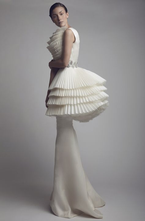 Ashi Studio - SS 2014 Architectural Fashion, Ashi Studio, Sculptural Fashion, 3d Fashion, Architecture Fashion, Dress Code, White Fashion, Fashion Details, Costume Design