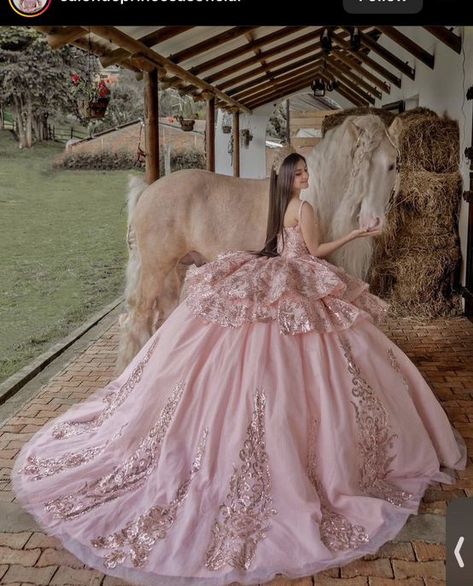 Pink Baile Outfits, Pink Western Quinceanera, Quinceañera Dresses Pink, Vaquera Quinceanera Dress, Pink Charro Dress, Dusty Pink Quinceanera Dresses, Pink Charro Quinceanera Theme, Pink And White Quinceanera Dresses, Aurora Themed Quinceanera