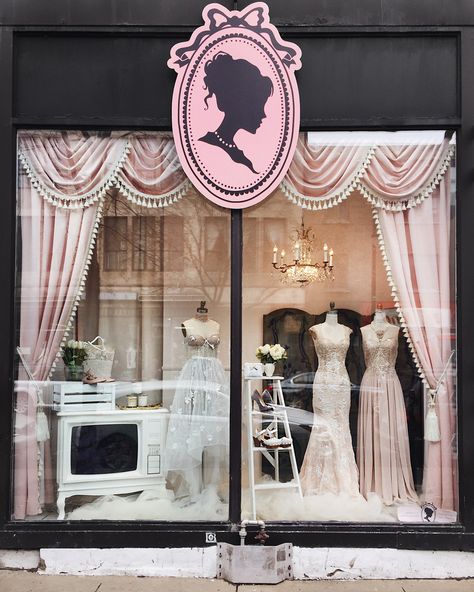 Boutique 1861 Vitrine Elegance of the Victorian Style Bridal Shop Ideas Boutiques, Bridal Shop Interior, Bridal Shop Ideas, Bridal Boutique Interior, Vitrine Vintage, Salon Interior Design Ideas, Hair Salon Interior Design, Vitrine Design, Nail Salon Interior Design