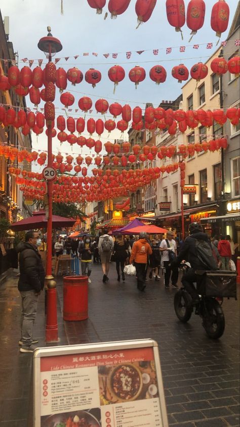 Small Town London Aesthetic, London Aesthetic Shopping, London Soho Aesthetic, Food In London Aesthetic, Soho London Aesthetic, London Shopping Aesthetic, London Student Aesthetic, Chinese Restaurant Aesthetic, Chinese New Year Aesthetic