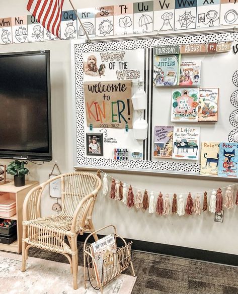 First Year Teacher Classroom Setup Kindergarten, Kindergarten Room Set Up Classroom Setup, Boho Classroom Themes Elementary, Kindergarten Classroom Boho, Woof Of The Week Classroom, Desert Classroom Decor, Boho Western Classroom, Minimalist Kindergarten Classroom, Classroom Setup Elementary Layout