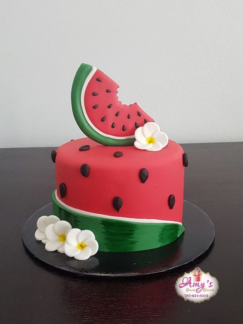 Simple and beautiful cake to compliment your ONE IN A MELON theme! Watermelon Cake Birthday, Tutti Frutti Birthday Party, Baby Shower Watermelon, Melon Cake, Fruit Birthday Party, Watermelon Birthday Parties, Watermelon Baby, Fruit Birthday, Watermelon Cake