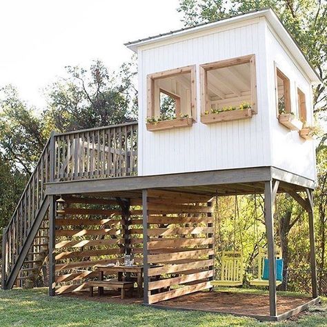 lofted playhouse Backyard Mancave, Backyard Storage Sheds, Tree House Diy, Outdoor Structure, Build A Playhouse, Tree House Kids, Backyard Storage, Tree House Designs, Backyard Playground