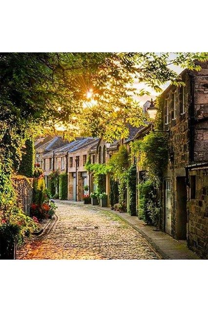 Scotland Street, Scotland Aesthetic, Best Places In Europe, Edinburgh Uk, Visit Edinburgh, Aberdeen Scotland, Mews House, Visit Scotland, Beautiful Streets