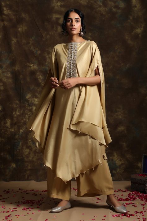 Buy Silk Kaftan Tunic & Palazzo Set by Kanika Sharma at Aza Fashions Kaftan Set, Dabka Work, Kaftan Tunic, Embroidered Kaftan, Set Saree, Kaftan Style, Palazzo Set, Silk Kaftan, New Address