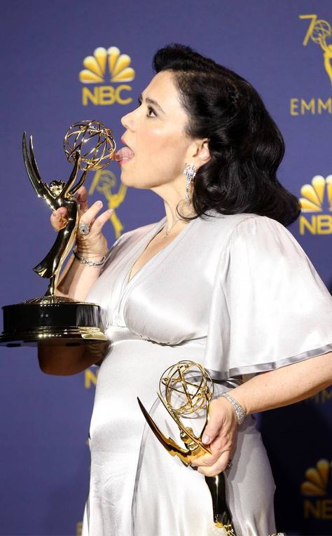 Emmy Awards Dresses, Celebrity Runway, Alex Borstein, The Marvelous Mrs. Maisel, Marvelous Mrs Maisel, Mrs Maisel, Rachel Brosnahan, The Emmys, Sandra Oh