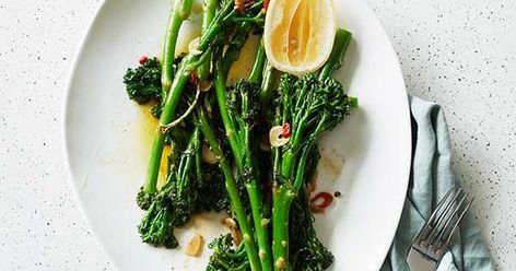 How To Cook Broccolini, Broccolini Recipe, Asian Vegetarian Recipes, Roasted Broccolini, Side Salad Recipes, Fresh Summer Salad, Sweet Chilli Sauce, Sweet Chilli, Lemon Recipes