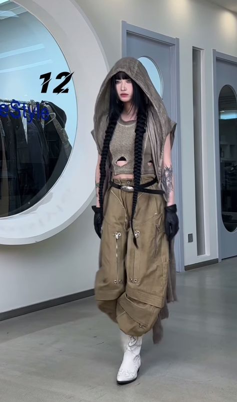 Desert Apocalypse Outfit, Desert Core Fashion, Dune Core Outfit, Dune Style Outfit, Solar Punk Outfit, Dune Fashion Aesthetic, Dune Outfit Aesthetic, Dune Outfit Inspiration, Dune Aesthetic Outfit