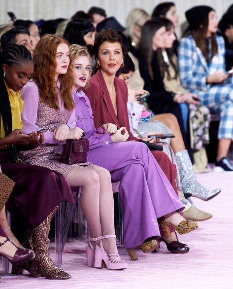 Celebrities At Fashion Shows, Front Row Fashion Show, Side Sink, Sadi Sink, Fashion Show Outfit, Fashion Show Front Row, Fashion Week Front Row, Eudon Choi, Fashion Show Themes