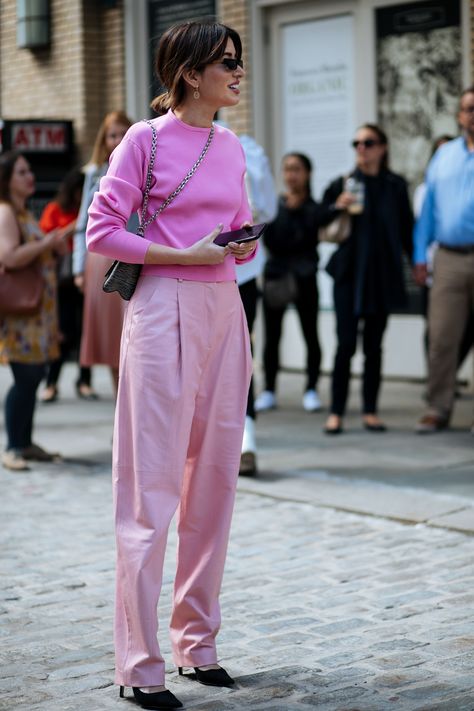 Mode Rose, New York Fashion Week Street Style, Fashion Week 2018, Looks Street Style, Spring Street Style, Pink Outfits, Fashion Week Street Style, Casual Street Style, Mode Inspiration