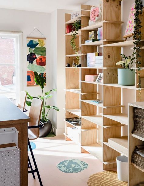 These Inspiring Creative Workspaces Are #Studiogoals Creative Workspace Inspiration, Cozy Office, Interior Design School, Interior Minimalista, Diy Casa, Creative Workspace, Local Furniture, Workspace Inspiration, Office Interior