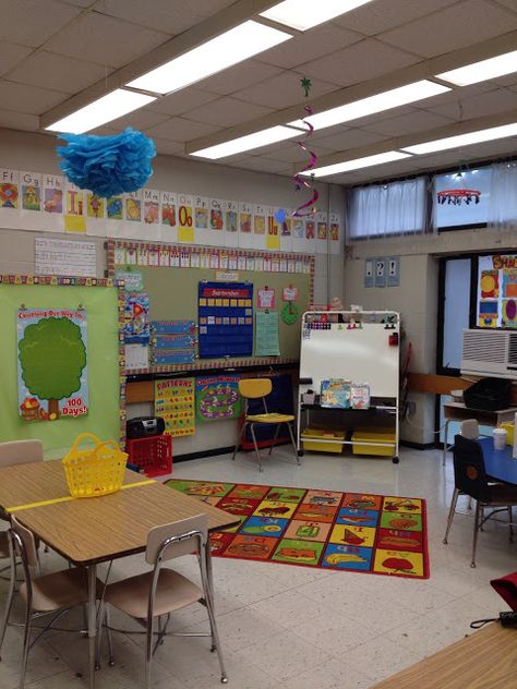 What's Working This Year in Kindergarten?: How to Make a Small Classroom Work Rectangle Classroom Layout, Tiny Classroom Setup Small Spaces, Small Kindergarten Classroom Layout, Small Classroom Layout, Small Kindergarten Classroom Setup, Kindergarten Table Setup, Tiny Classroom Setup, Small Classroom Setup Layout, Small Preschool Classroom Layout