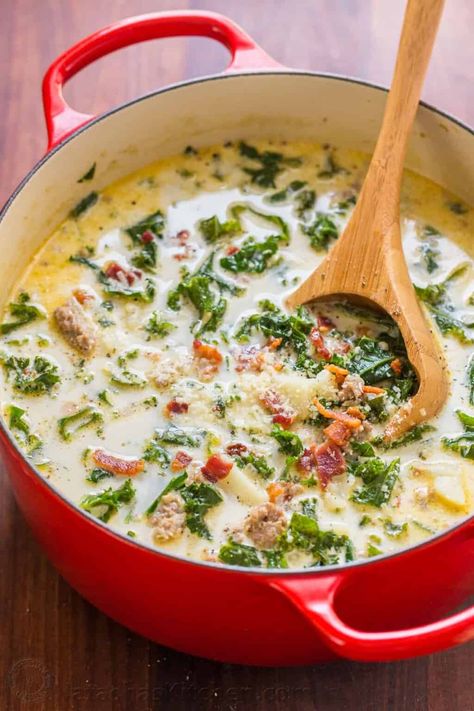 Zuppa Toscana - Olive Garden Copycat - NatashasKitchen.com Zuppa Toscana Soup Olive Garden, Olive Garden Soups, Olive Garden Zuppa Toscana, Copycat Recipes Olive Garden, Toscana Recipe, Tuscan Kale, Sausage Kale, Creamy Shrimp Pasta, Olive Garden Copycat