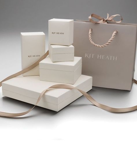 Teen Diy, Jewelry Packaging Design, Jewelry Packaging Box, Fragrance Packaging, Jewelry Logo, Packing Jewelry, Box Packaging Design, Luxury Packaging, Packaging Design Inspiration