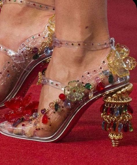 Dolce Gabbana Alta Moda, Couture Style, Amazing Fashion, Unique Shoes, Fabulous Shoes, Crazy Shoes, Pretty Shoes, Dream Shoes, Fancy Dresses