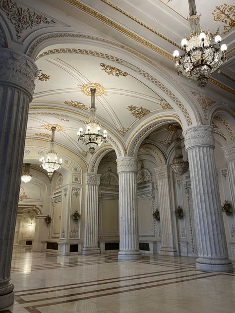 Fancy Castle Aesthetic, Palace Inside Aesthetic, Castle Modern Interior, Fancy Architecture Aesthetic, Ballroom In House, Modern Castle Aesthetic, Old Money Ballroom, Big Castle Aesthetic, Ballroom Bloxburg