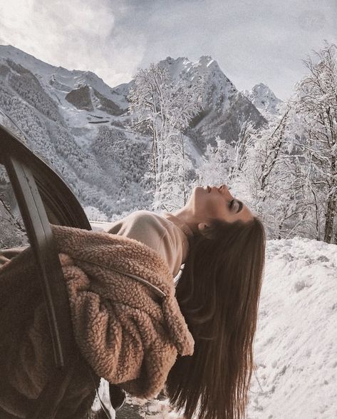 Winter Portraits Photography, Mountain Photoshoot, Foto Best Friend, Snow Photoshoot, Winter Portraits, Mountain Pictures, Winter Instagram, Snow Pictures, Snow Photography