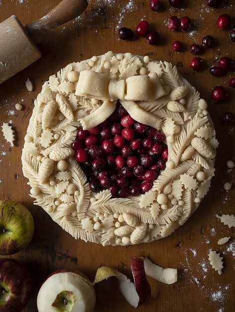 Pretty Pie Crust, Fancy Pie Crust, Pie Crust Art, Beautiful Pie Crusts, Decorative Pie Crust, Nature Cake, Apple Cranberry Pie, Pie Crust Designs, Pie Decoration